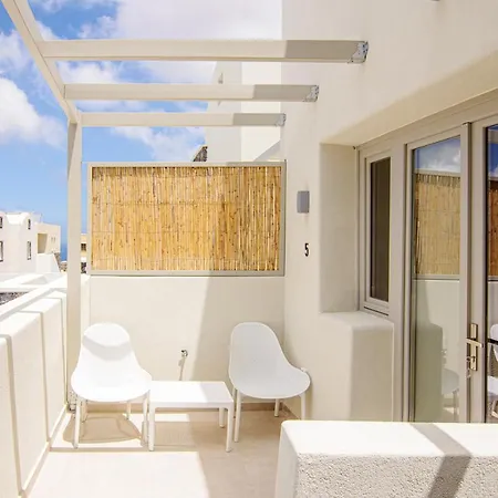 Adorno Hotel 3*