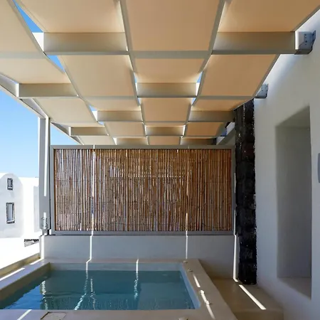 Hotel Adorno 3*