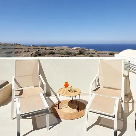 Adorno Hotel Oia