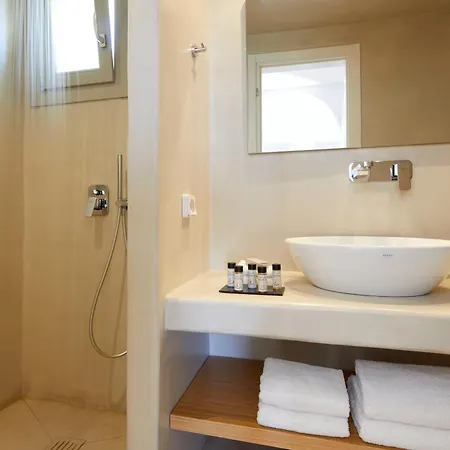 Adorno Hotel
