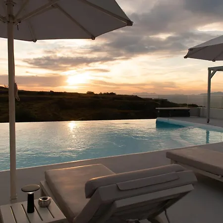 Hotel Adorno 3*