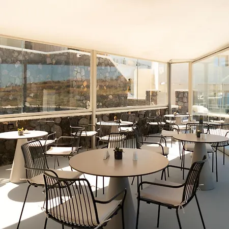 Hotel Adorno
