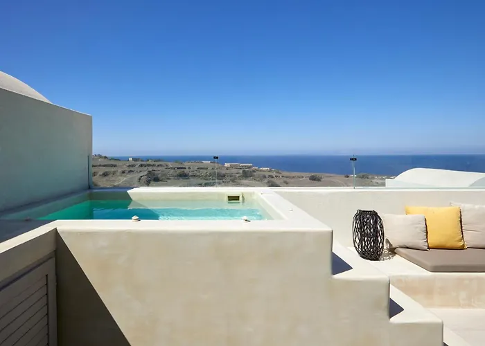 Adorno Hotel Oia