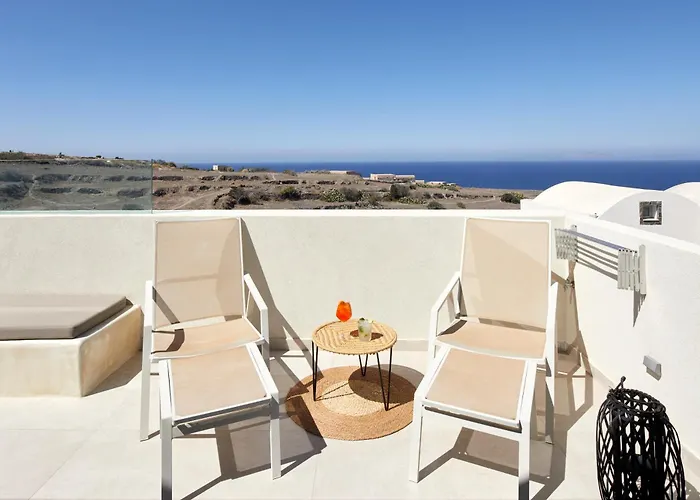 Adorno Hotel Oia