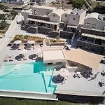 Adorno Hotel Oia (Santorini)