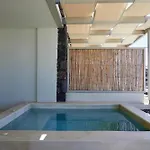 Hotel Adorno 3*