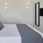 Adorno Oia (Santorini)