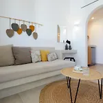 Hotel Adorno