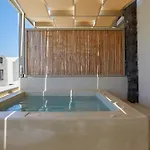 Adorno Hotel 3*