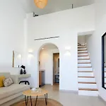 Adorno Hotel Oia (Santorini)