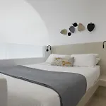 Adorno Oia (Santorini)