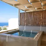 Adorno Hotel 3*